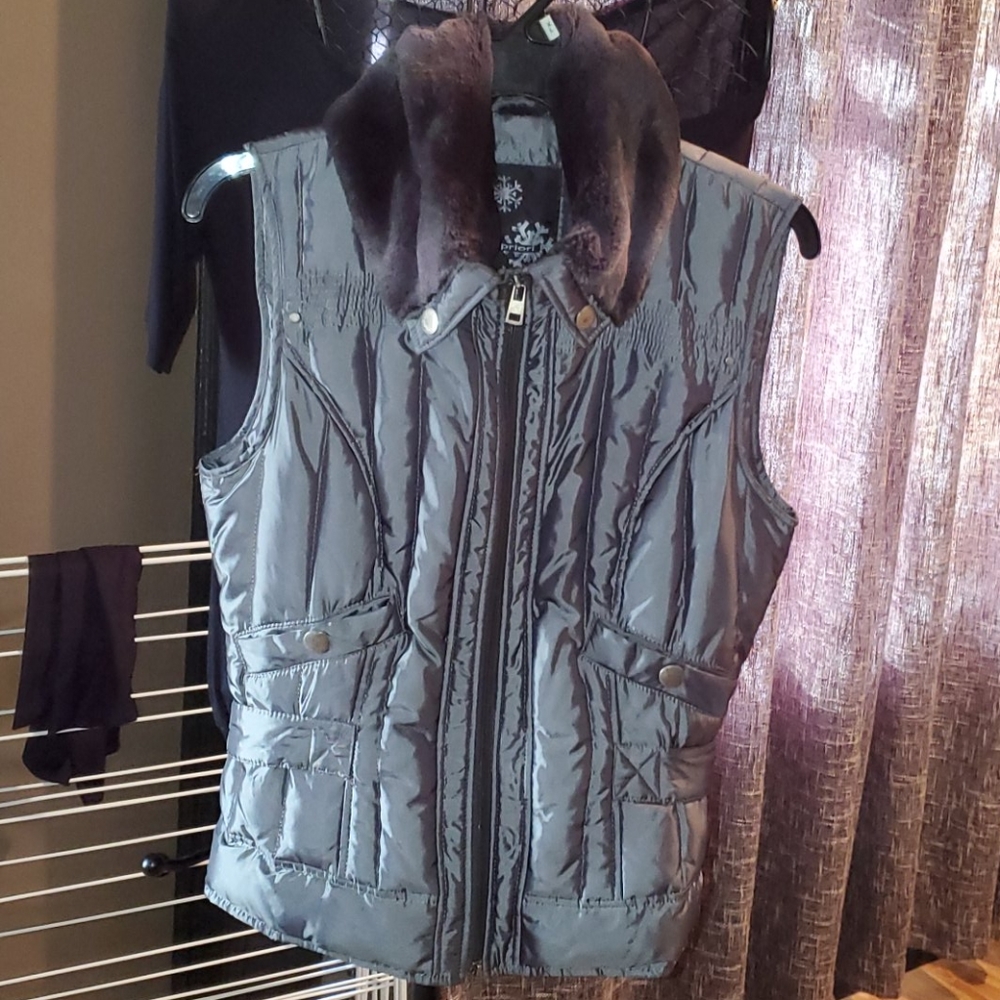 Apriori by Escada down  vest